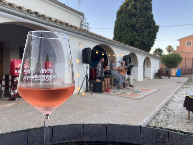 Atardeceres de vino y música.